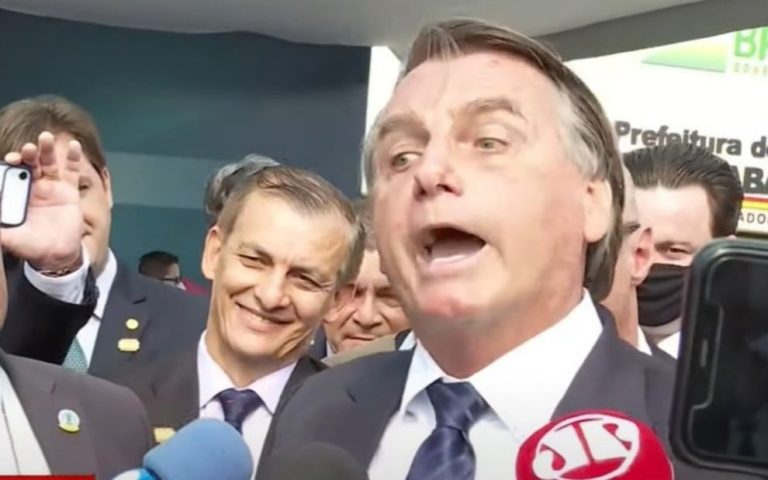 jair-bolsonaro-entrevista-jornalista-cnn-brasil-foto-reproducao_fixed_large